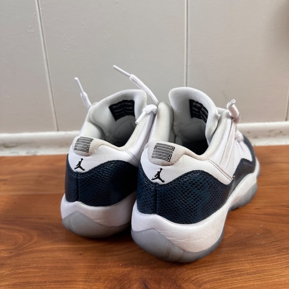 Air Jordan 11 Retro Low ‘Navy Snakeskin’ 2019 - Picture 3 of 5